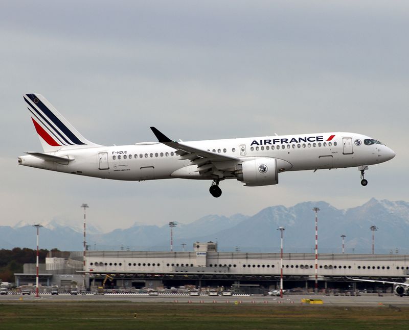 A220-300 F-HZUC