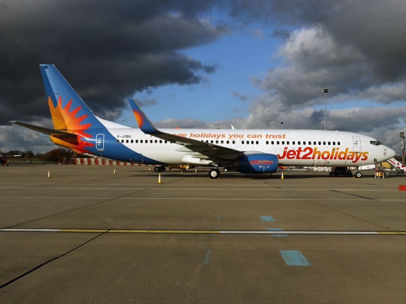 B737-800 G-JZBG 