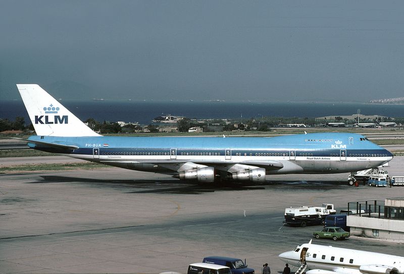 PH-BUA (ATH 82) JL FB.jpg