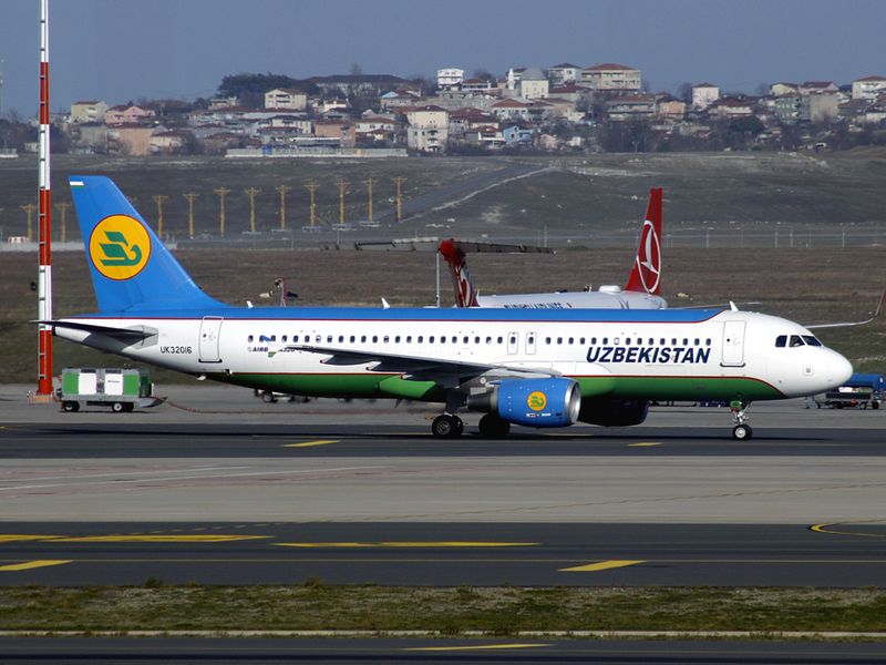 Airbus 320-211 UK-32106