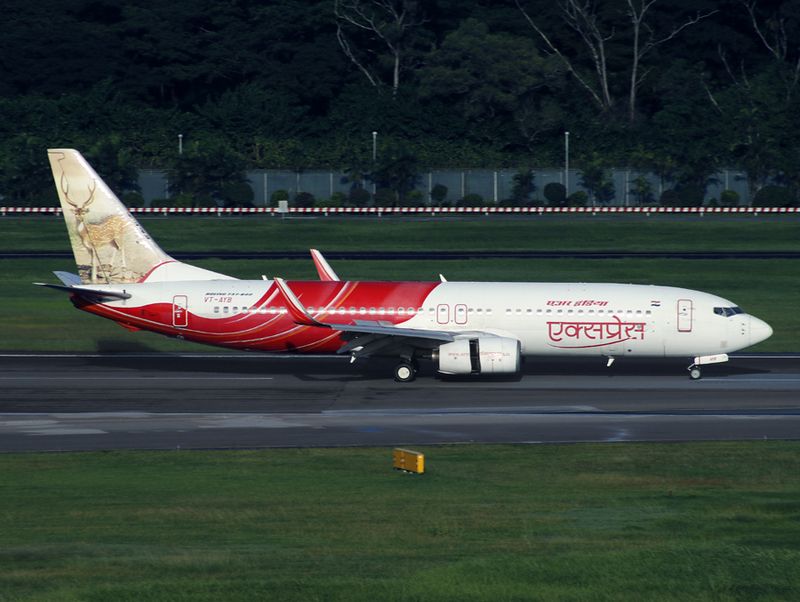 B737-800 VT-AYB