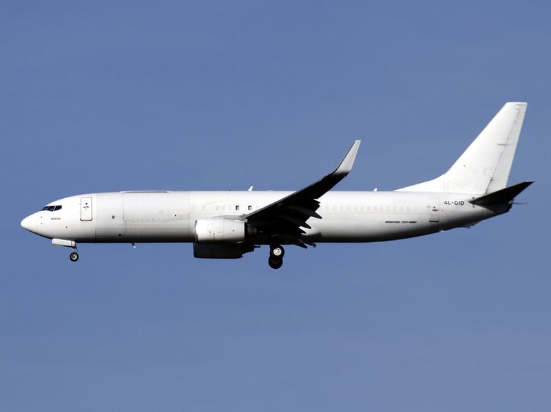 B737-400(F) 4L-GID