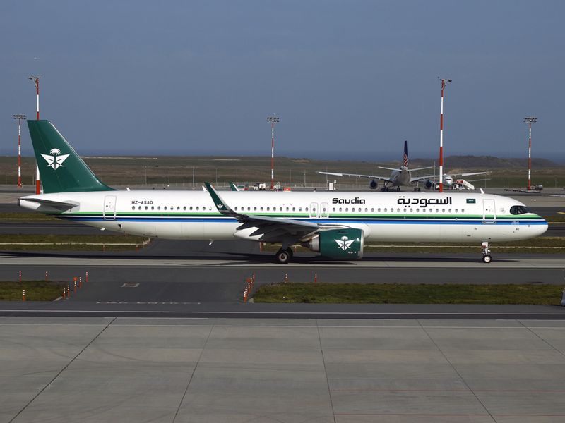 Airbus A321-271NX HZ-ASAD