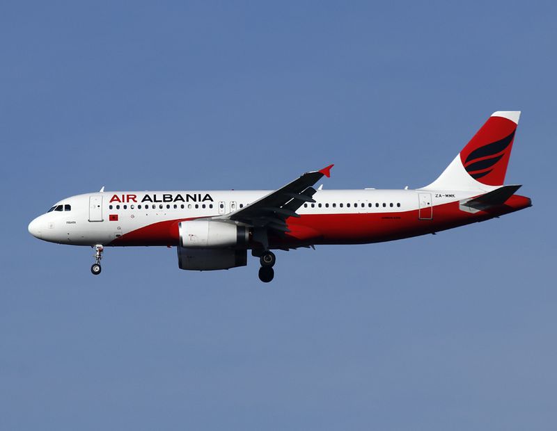 Airbus 320 ZA-MMK