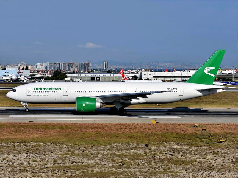 Boeing 777-200 EZA-778 