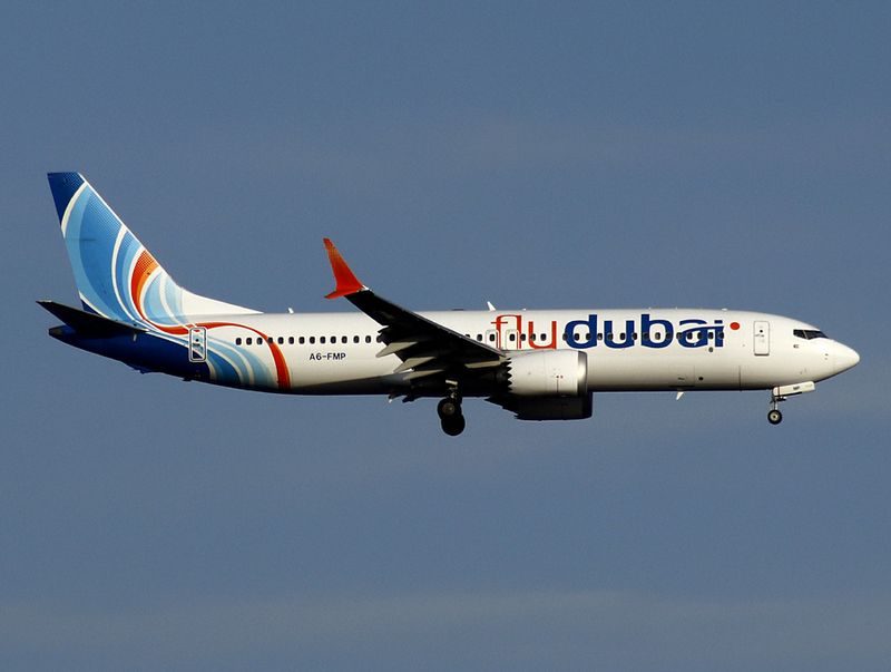 B737 MAX 8