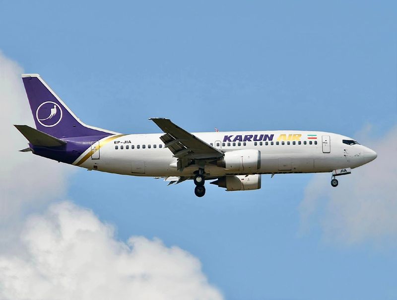 B737-300 EP-JIA