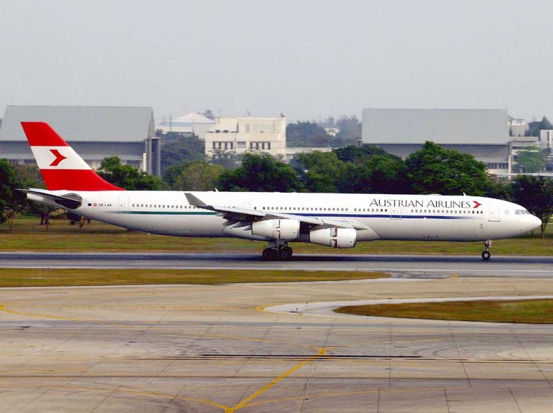 Airbus A330-300 OE-LAK