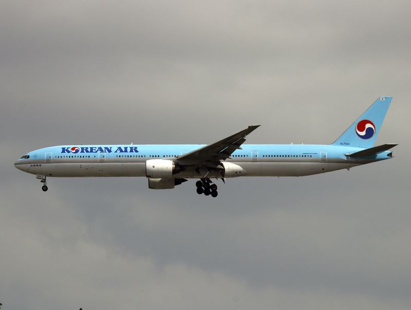 B777-300 HL-7534