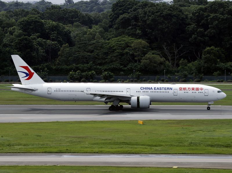 B777-300 B-7368