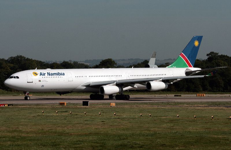 A-340 LGW 15-09-07 fbfb.jpg