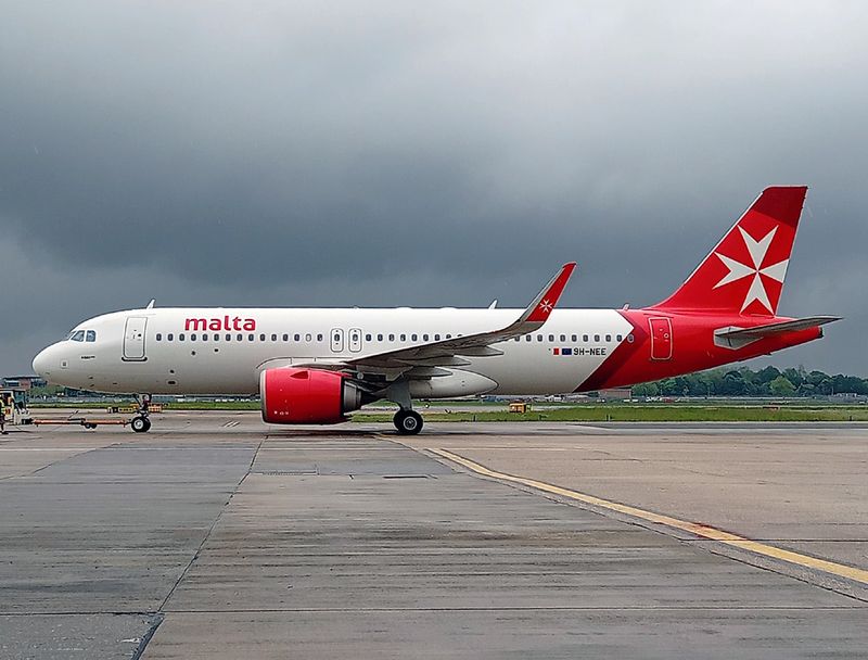 9H-NEE LGW FB.jpg