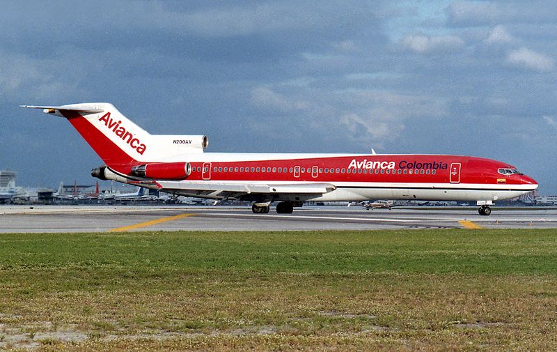 N200AV (MIA 86) FBFB.jpg