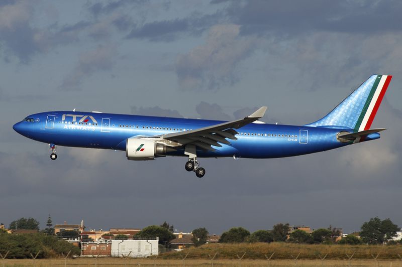 Airbus A330-200 EI-EJN