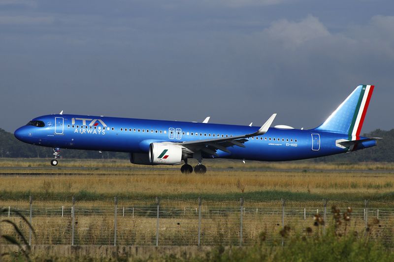 Airbus A321N EI-HXD