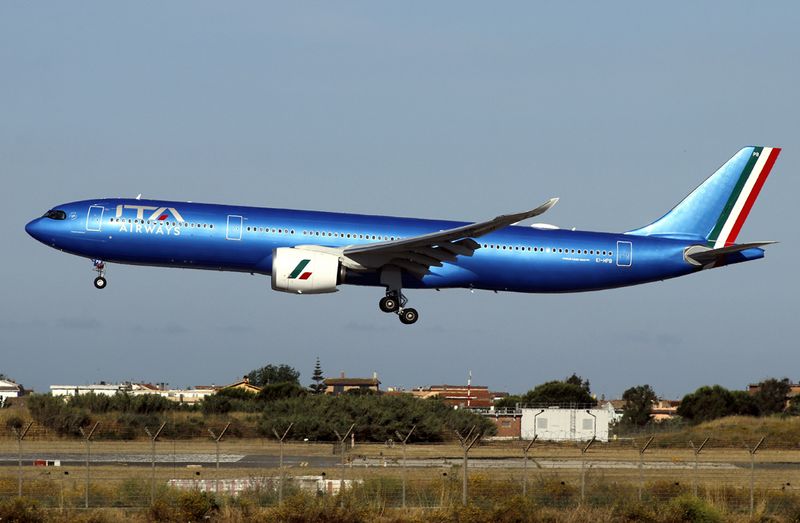 Airbus A330-941 EI-HPB
