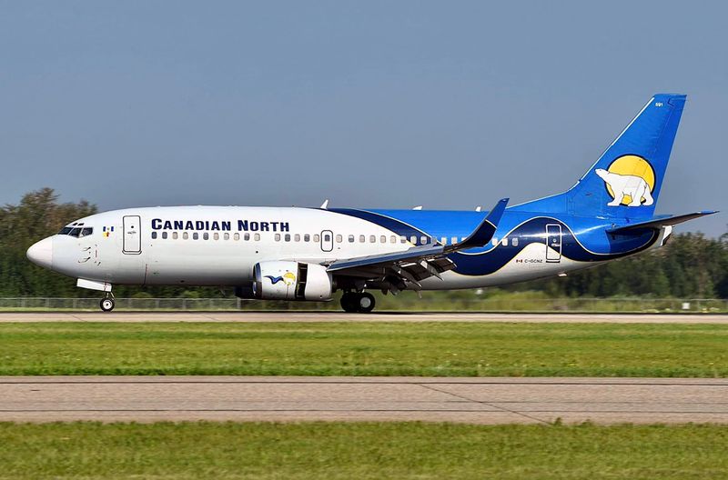 B737-300(WL) C-GCNZ