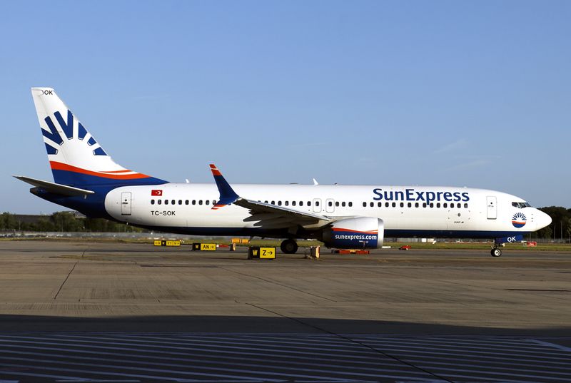 Departs LGW