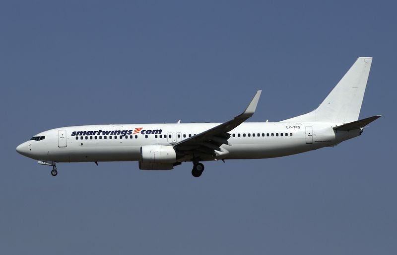 B737-800(WL) LY-TFS