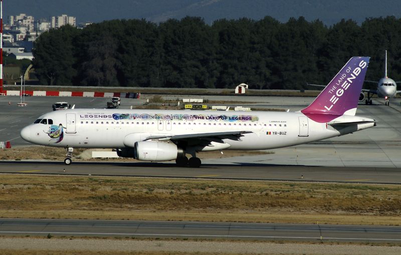 A320-200 YR-BUZ