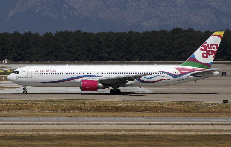 B767-300 UP-866703