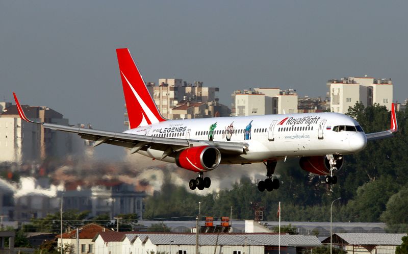 LEGENDS 757 AYT CLOSEPUO FBFB FULL.jpg