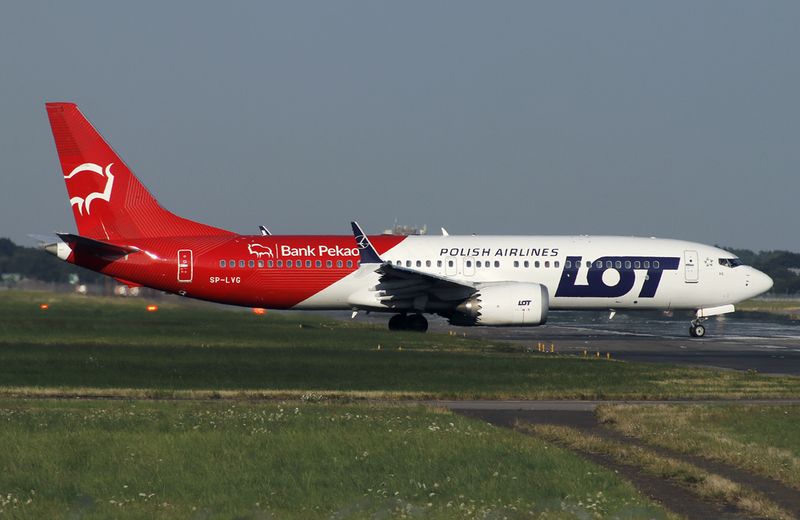 departs via 09R at London-Heathrow