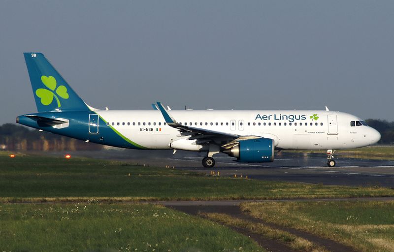 Joins LHR 09R