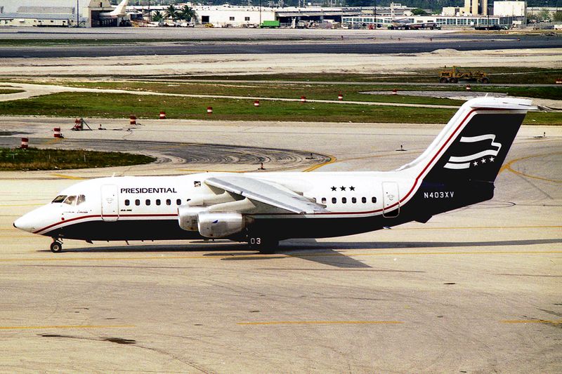 N403XV (MIA) FBFB.jpg