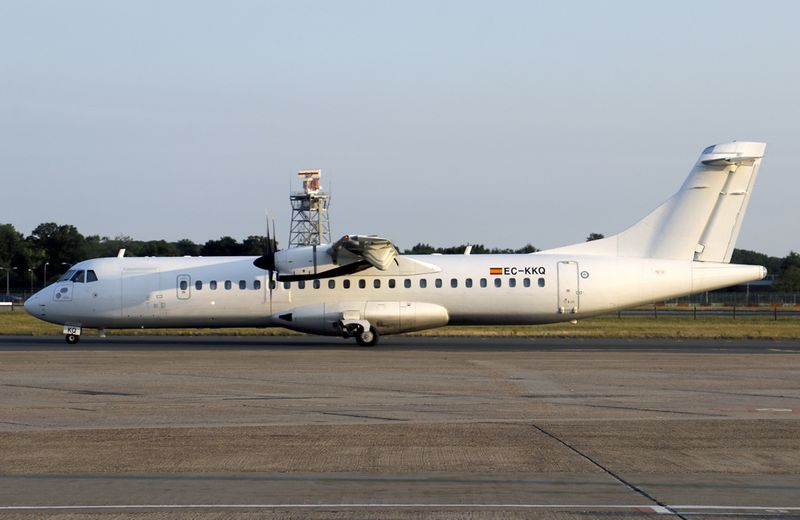 EC-KKQ (LGW 26-08-24) FBFB.jpg