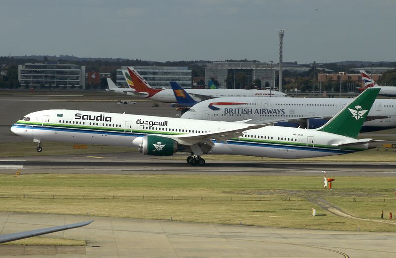 B787-10 HZ-AR32