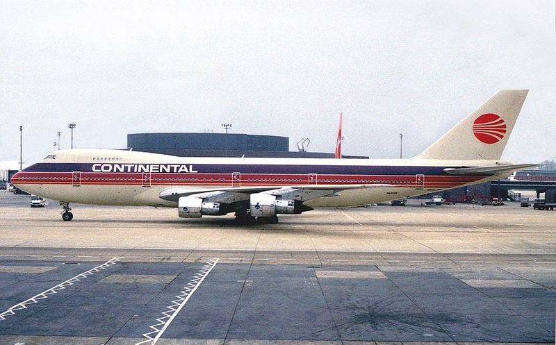 N605PE (LGW 86) FBFB.jpg