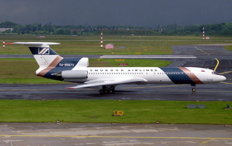 RA-85673 (DUS) FBFB.jpg