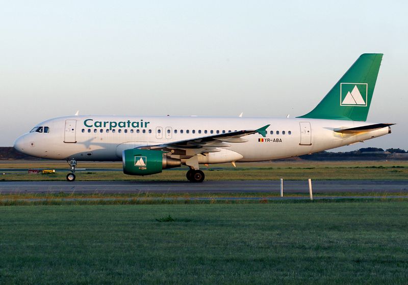 Airbus A319 YR-ABA 