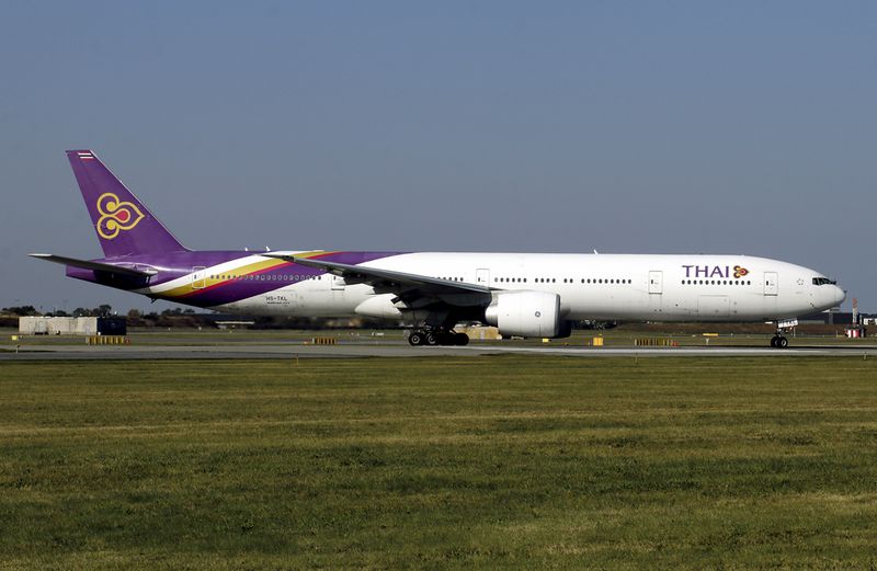 B777-300 HS-TKL