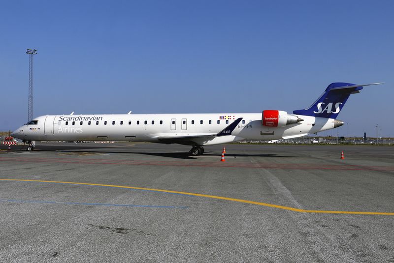 CRJ-900 EI-FPV