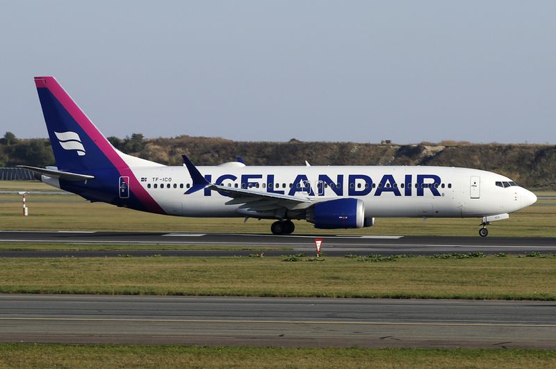 B737 Max-8 TF-ICO 