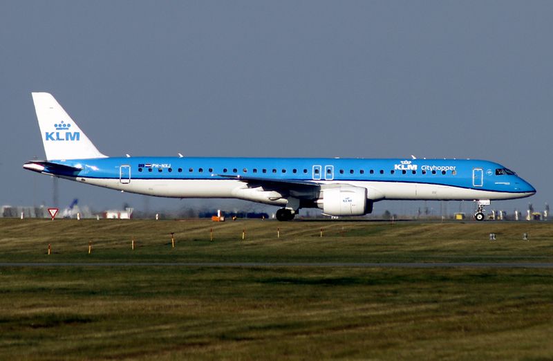 Emb 195-E2 PH-NXJ 