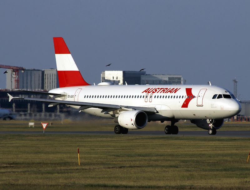 A320-200 OE-LBO 