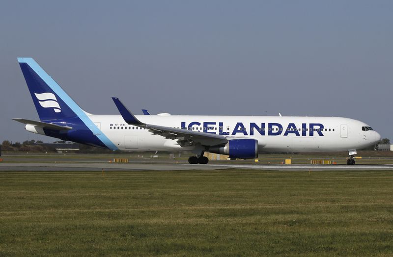B767-300(W) TF-ISW 