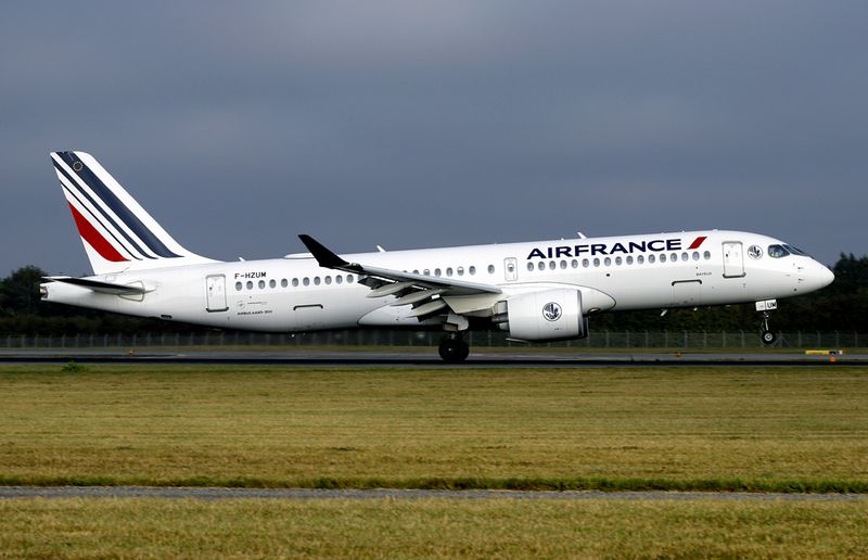 Airbus A220-300 F-HZUM