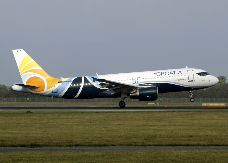 Airbus A320-200 9A-BTH 