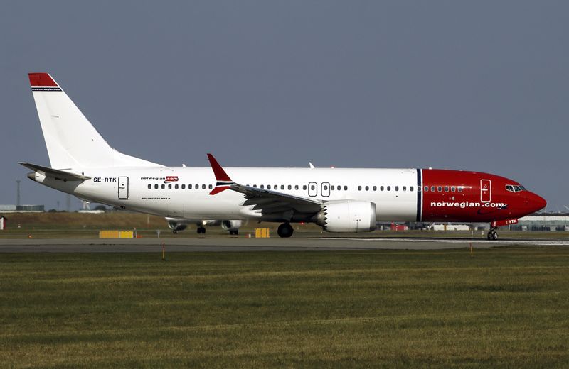 B737 Max-8 SE-RTK 
