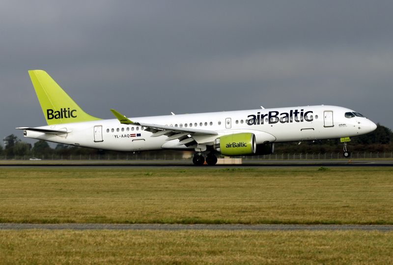 Airbus A220-300 YL-AAQ