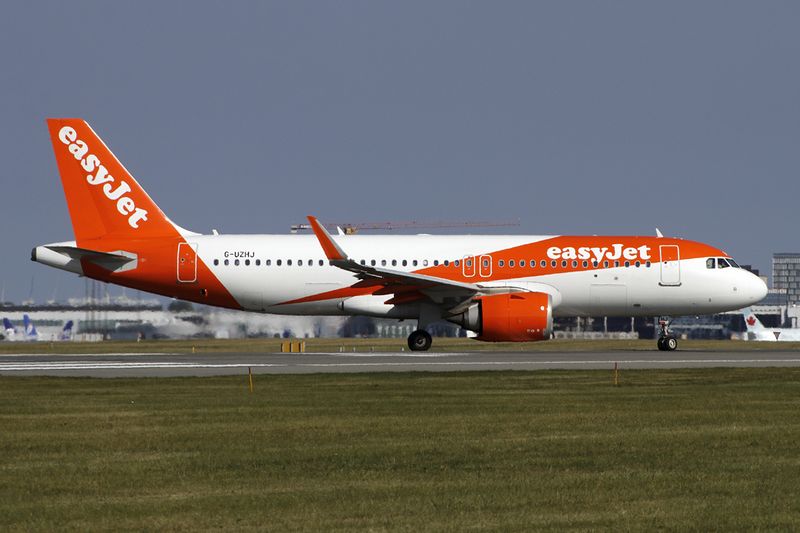 A320N G-UZHJ