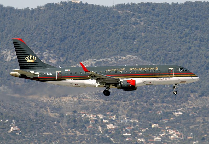 Emb 175(LR) JY-EMC