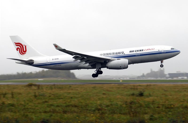 Airbus A330-243(P2F) B-6091 