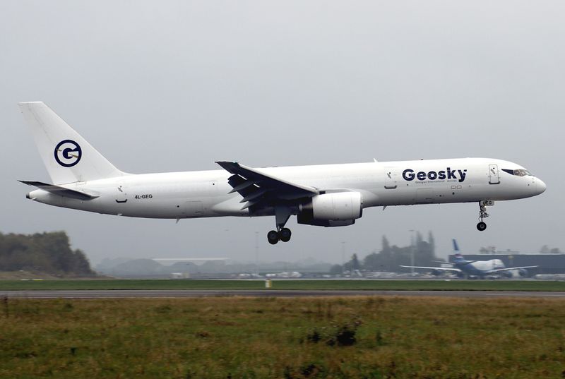 Boeing 757-200F 4L-GEG
