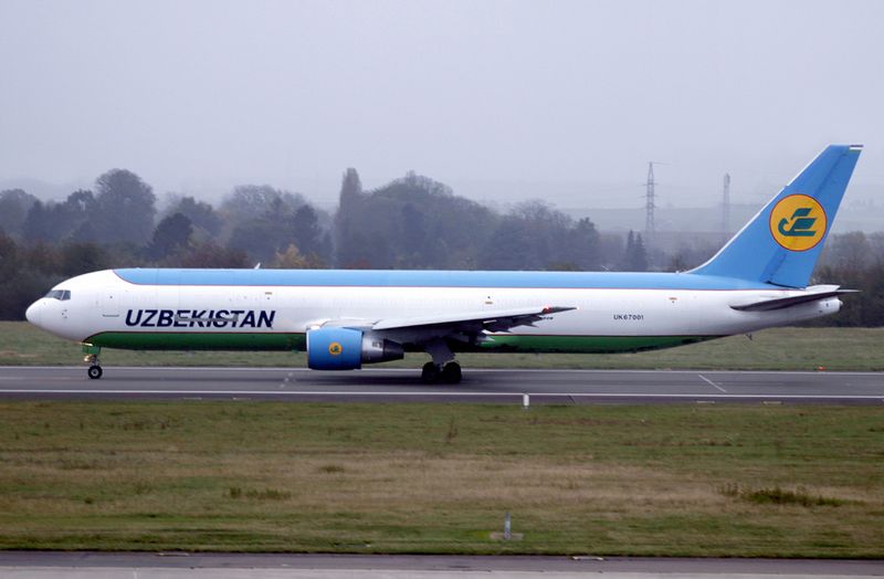 B767-300(F) UK-67001
