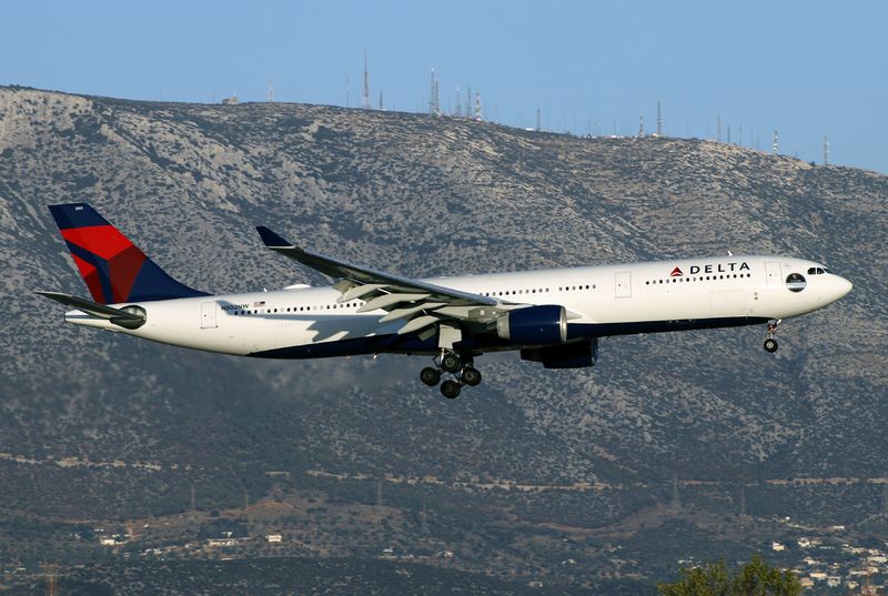 Airbus A330-300 N802NW